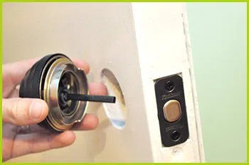 Expert Locksmith Services Alsip, IL 708-401-1102 - 12-changing-locks