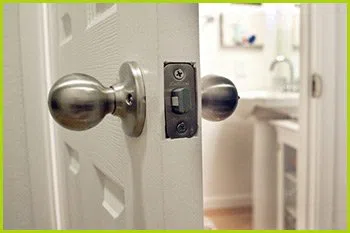 Expert Locksmith Services Alsip, IL 708-401-1102 Expert Locksmith Services Alsip, IL 708-401-1102 - 14-unlock-door