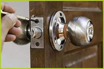 Expert Locksmith Services Alsip, IL 708-401-1102 - 17-eviction-service